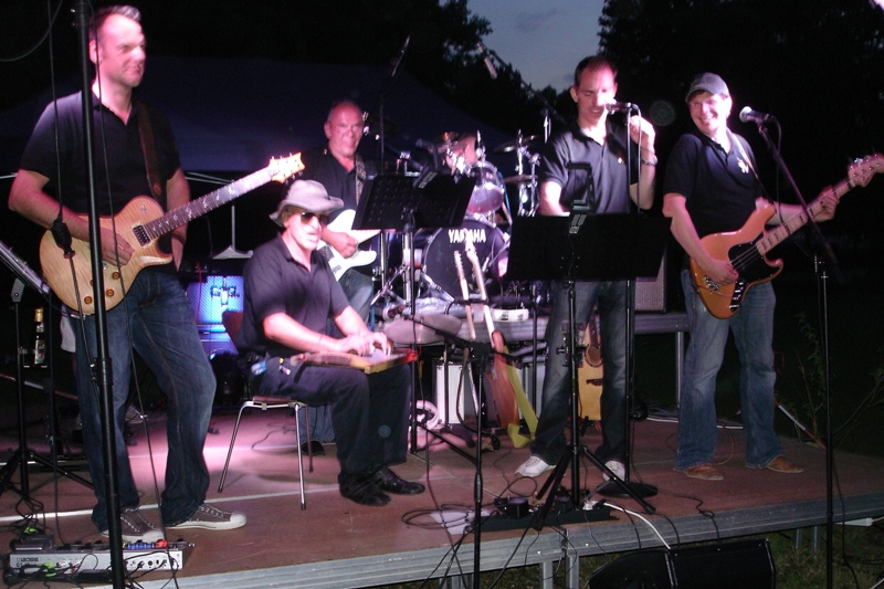 04.07.09 Auftritt Achim Fitzke am Waschbrett