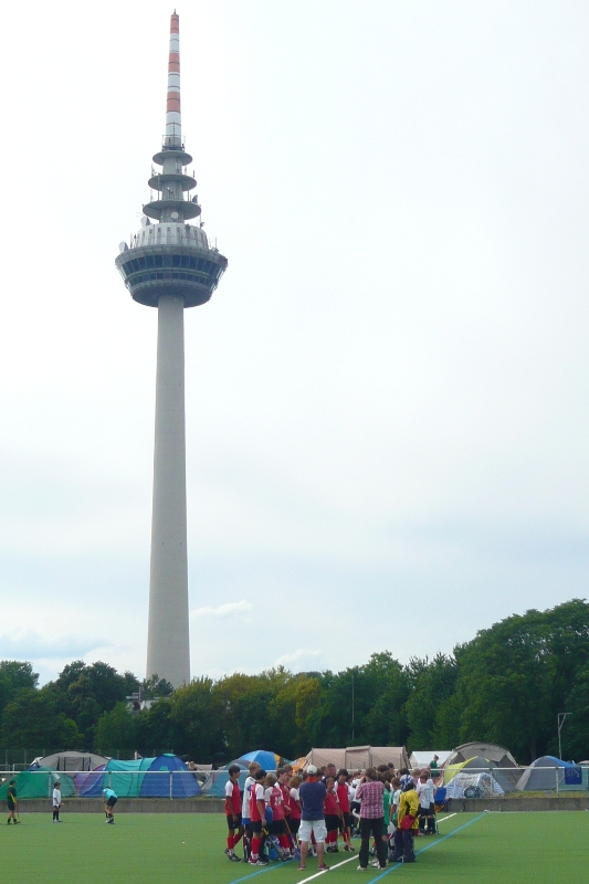 Pfingsten 2011 - Hockey am Turm jetzt auf 2 modernen Kunstrasenplätzen