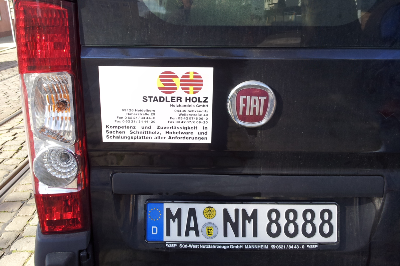 TSVMH-Bus mit Stadler Holz Werbung