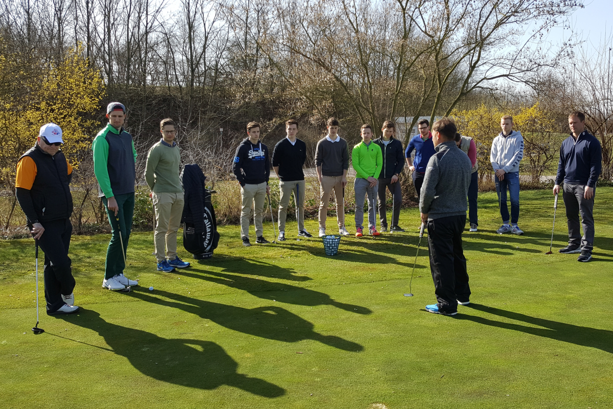 1. Herren beim Golf-Schnuppertraining im Golfpark Kurpfalz am 12.03.2017