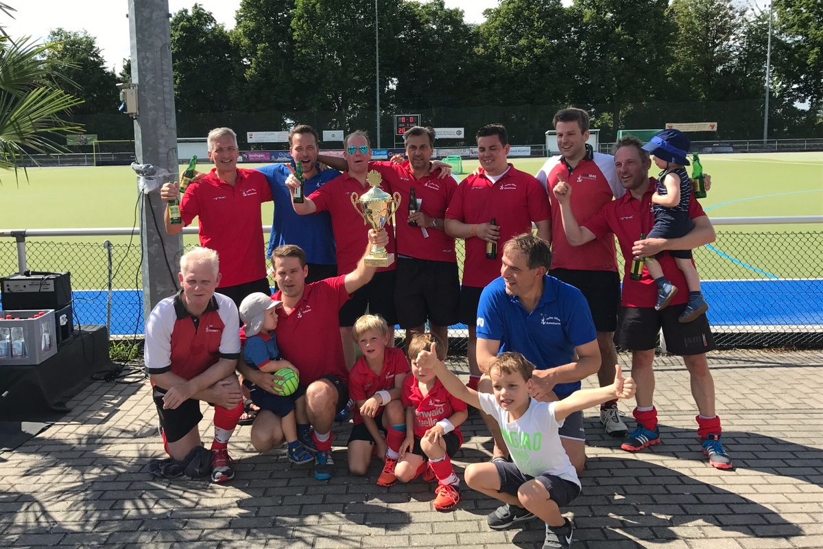 Hockeysöhne als Sieger beim HHGS-Cup beim HCH am 15.07.2017