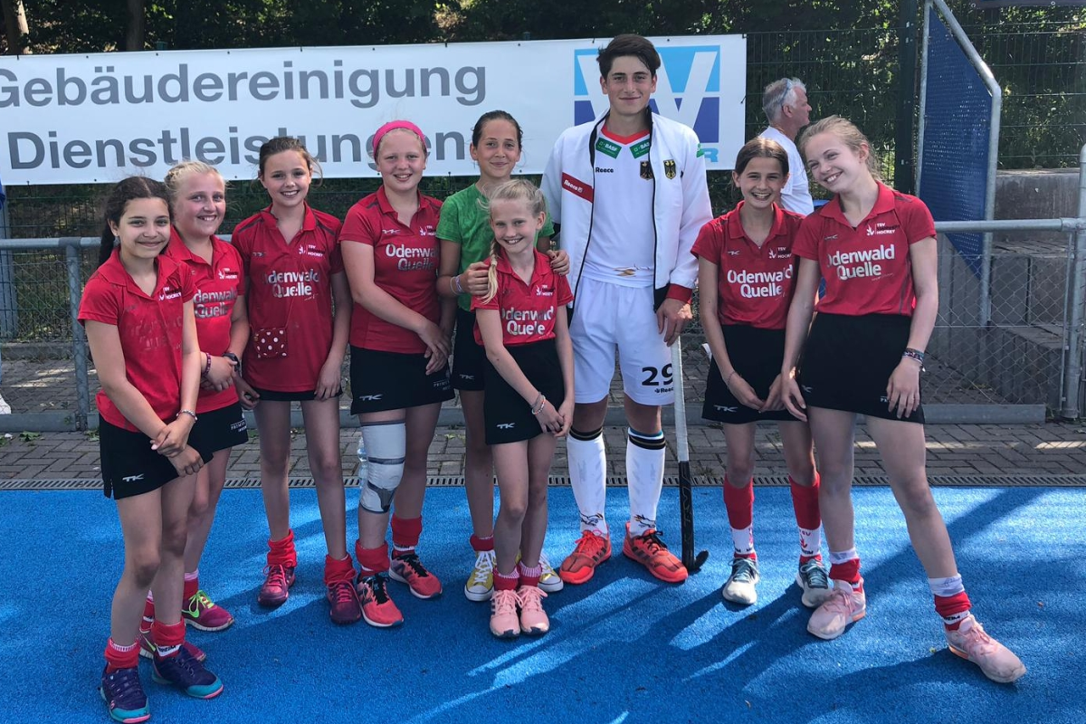 Jakob Brilla beim U16-Pfingsturnier mit B-Mädchen des TSVMH