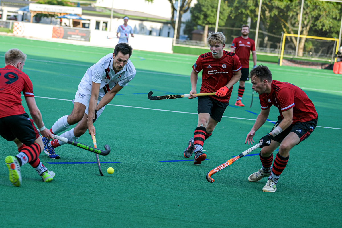 Lukas Pfaff vs. SC80 (Spielszene von der Hockeyligacupvorrunde am 21.08.2021) (c) F. Matalla