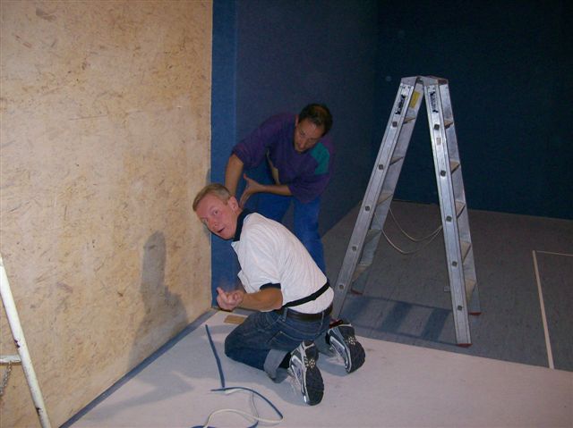 06.10. Didi bei der Kantenfummelei an den Stützen