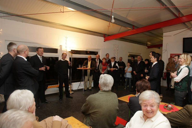 01.12.07 Oberbürgermeister Dr. Peter Kurz bei seiner Ansprache in der Cafeteria der J&M-Arena