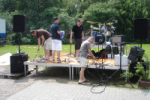 04.07.09 Unsere Elternhockey-Band Gnadenlos kann weiter Aufbauen ... (Anklicken für vergrösserte Ansicht)