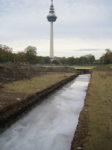 31.10.06 Die erste Betonschicht ist gegossen (Anklicken für vergrösserte Ansicht)