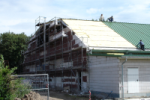 04.07.07 An der hinteren Stirnwand fehlen noch ein paar Steine und die Fenster (Anklicken für vergrösserte Ansicht)